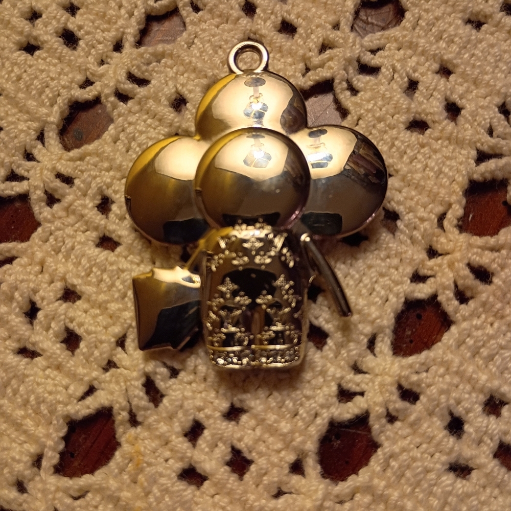 Vivienne Bag Charm/Zipper Pull or Pendant And Dust Bag, Casino Themed - Picture 2 of 5